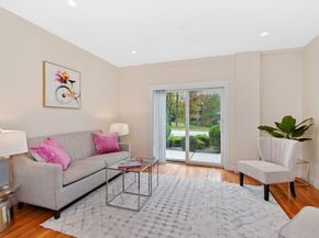 321 Hammond Pond Pkwy 106, Brookline MA 02467