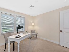 321 Hammond Pond Pkwy 106, Brookline MA 02467