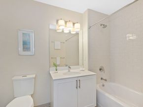 321 Hammond Pond Pkwy 106, Brookline MA 02467