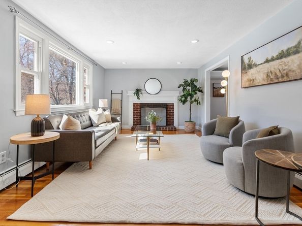 72 Grassland St, Lexington MA 02420