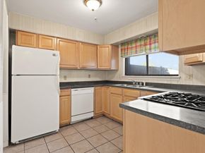 34 Rosewood Dr 34, Stoughton MA 02072