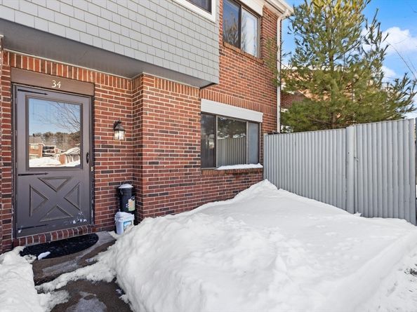34 Rosewood Dr 34, Stoughton MA 02072