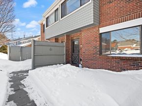 34 Rosewood Dr 34, Stoughton MA 02072