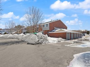 34 Rosewood Dr 34, Stoughton MA 02072