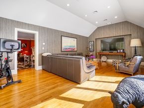 10 Hallwood Rd, Brookline MA 02467