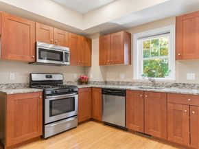 8 Saint Marys Way 8, Marlborough MA 01752