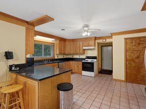 30 Bond Rd, Charlton MA 01507