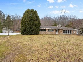 30 Bond Rd, Charlton MA 01507