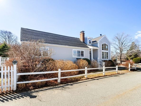 4 Winter Island Rd, Salem MA 01970