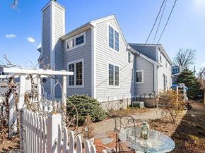 4 Winter Island Rd, Salem MA 01970