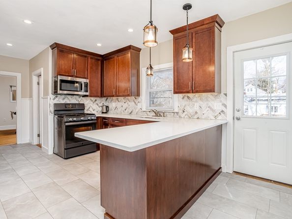 21 Porter St, Leominster MA 01453