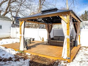 21 Porter St, Leominster MA 01453