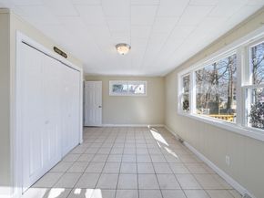 12 Eade St, Lynn MA 01902