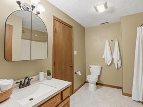 14 Milford Rd 4, Grafton MA 01560