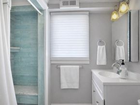 28 E St, Hull MA 02045