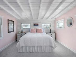 28 E St, Hull MA 02045