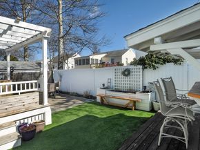 28 E St, Hull MA 02045
