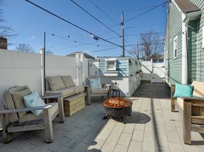 28 E St, Hull MA 02045