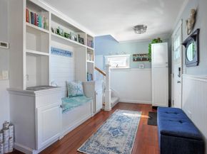 28 E St, Hull MA 02045