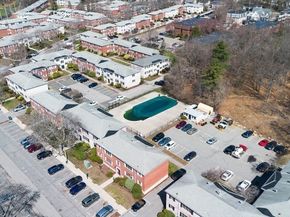 137 Lake Shore Rd 4, Boston MA 02135