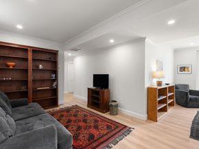 21 Bradford Rd 21, Watertown MA 02472