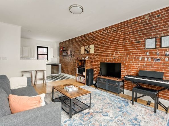 111 Jersey St 12, Boston MA 02215