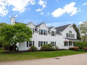 124 Clear Pond Dr 124, Walpole MA 02081
