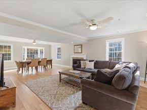 124 Clear Pond Dr 124, Walpole MA 02081