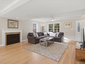 124 Clear Pond Dr 124, Walpole MA 02081