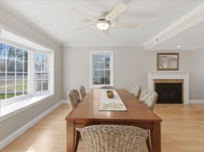 124 Clear Pond Dr 124, Walpole MA 02081