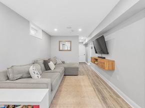 222 Roslindale Ave 1, Boston MA 02131