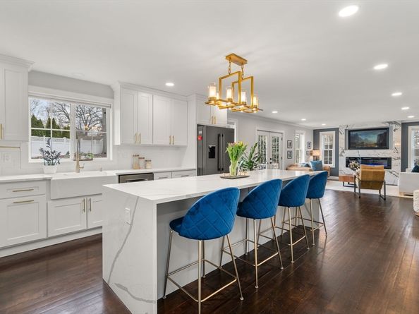 6 Ash St, Natick MA 01760
