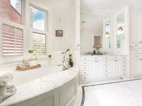 304 Commonwealth Ave PH, Boston MA 02115