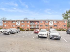 65 Mccormick Ter 10, Stoughton MA 02072