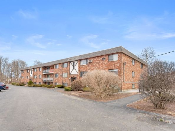 65 Mccormick Ter 10, Stoughton MA 02072