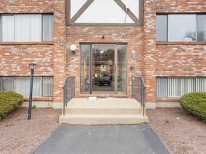 65 Mccormick Ter 10, Stoughton MA 02072