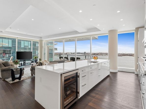50 Liberty Dr 10K, Boston MA 02210