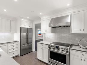 2 Commonwealth 9A, Boston MA 02116