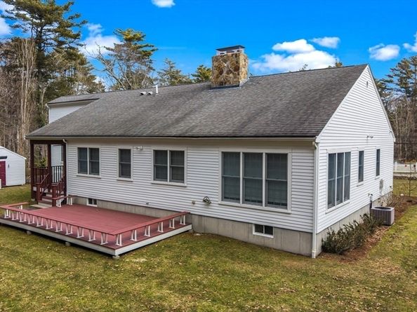 12 Brandt Beach Ave, Mattapoisett MA 02739