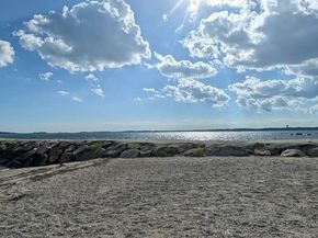 12 Brandt Beach Ave, Mattapoisett MA 02739