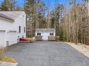 12 Brandt Beach Ave, Mattapoisett MA 02739
