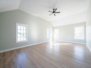 99 W River St, Upton MA 01568