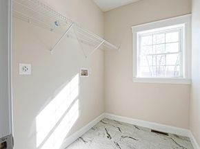 99 W River St, Upton MA 01568