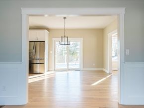 99 W River St, Upton MA 01568