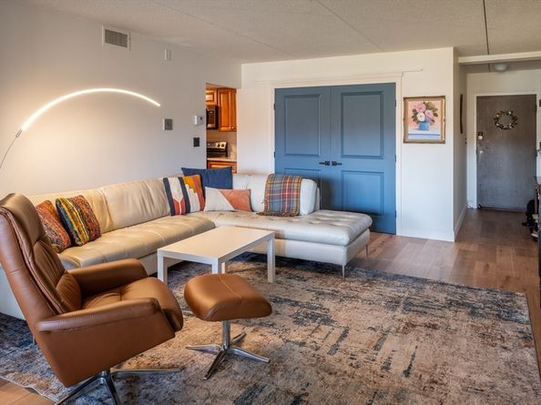 51 Melrose St 4D, Melrose MA 02176