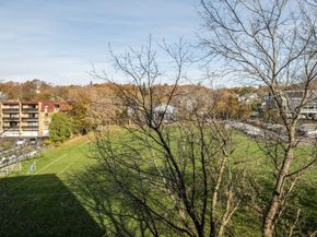 51 Melrose St 4D, Melrose MA 02176