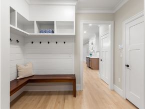 12 Pleasant St, Burlington MA 01803