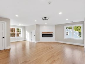 12 Pleasant St, Burlington MA 01803