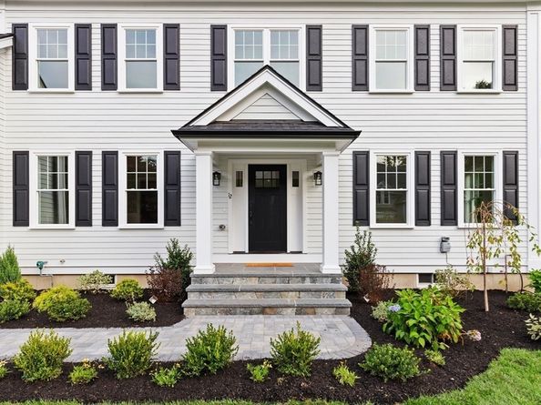 12 Pleasant St, Burlington MA 01803