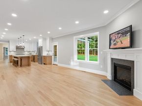 12 Pleasant St, Burlington MA 01803